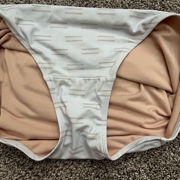 Kortni Jeane swim bottoms - Picture 3 of 4